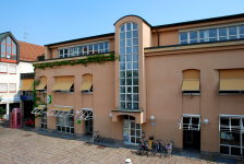 Stadtbibliothek, Volkshochschule und Tourist Information unter einem Dach | Brgerzentrum Bruchsal
